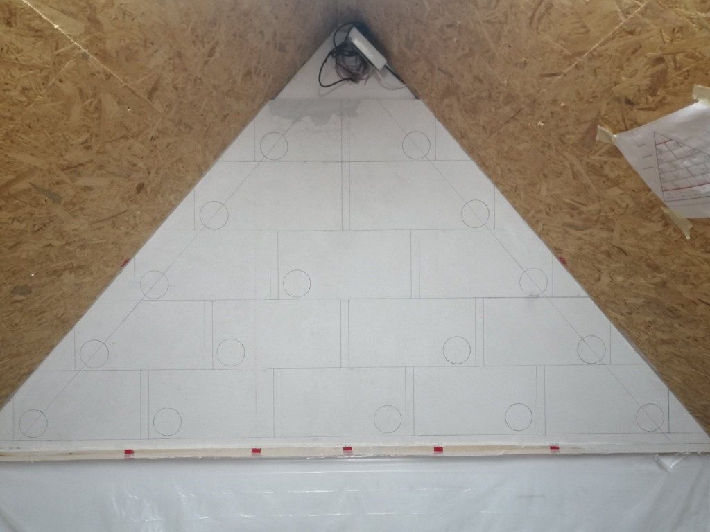 Vorab anzeichen der Bohrlöcher u Nistkästen.jpg